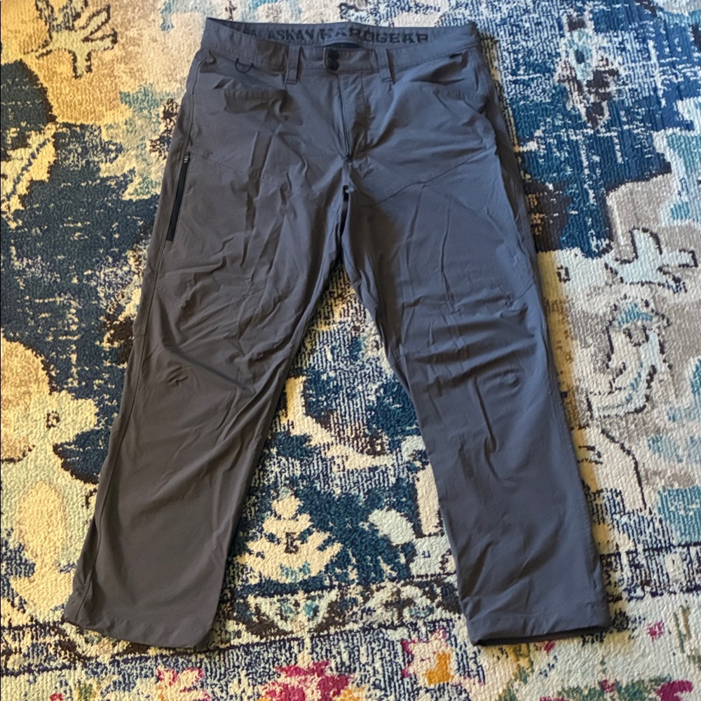 Duluth Trading Tactical Men's Cargo Pants in Dark Gray
